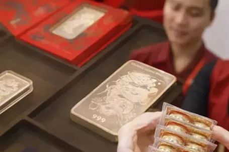 Giá vàng bạc tiếp tục giảm mạnh