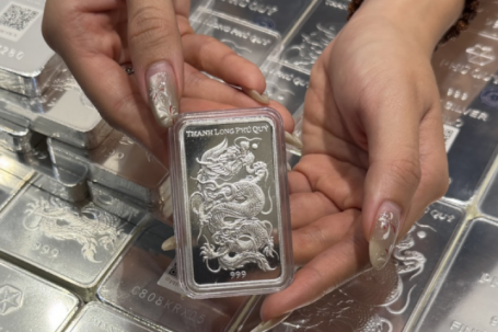 Giá bạc hôm nay 14/3/2026 lao dốc không phanh, giảm tiếp gần 3 triệu/kg