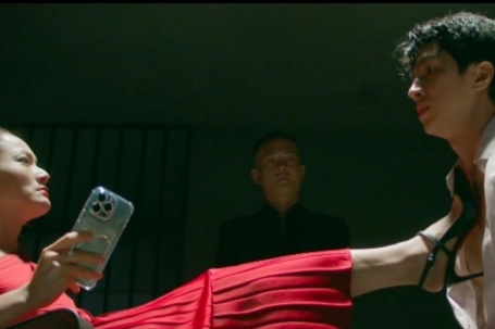 Vai diễn 'quái đản' của diễn viên Lan Phương với bạn diễn kém 10 tuổi