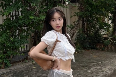 Váy áo tôn eo con kiến của Hoa hậu Thanh Thủy