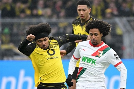 Video bóng đá Dortmund - Augsburg: Bản lĩnh ông lớn, đeo bám Bayern (Bundesliga)