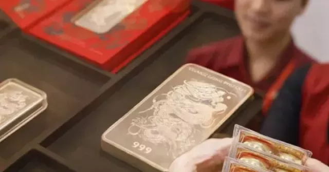 Giá vàng bạc tiếp tục giảm mạnh