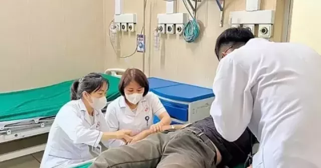 Uống nhiều nước tăng lực, người đàn ông yếu liệt hai chân