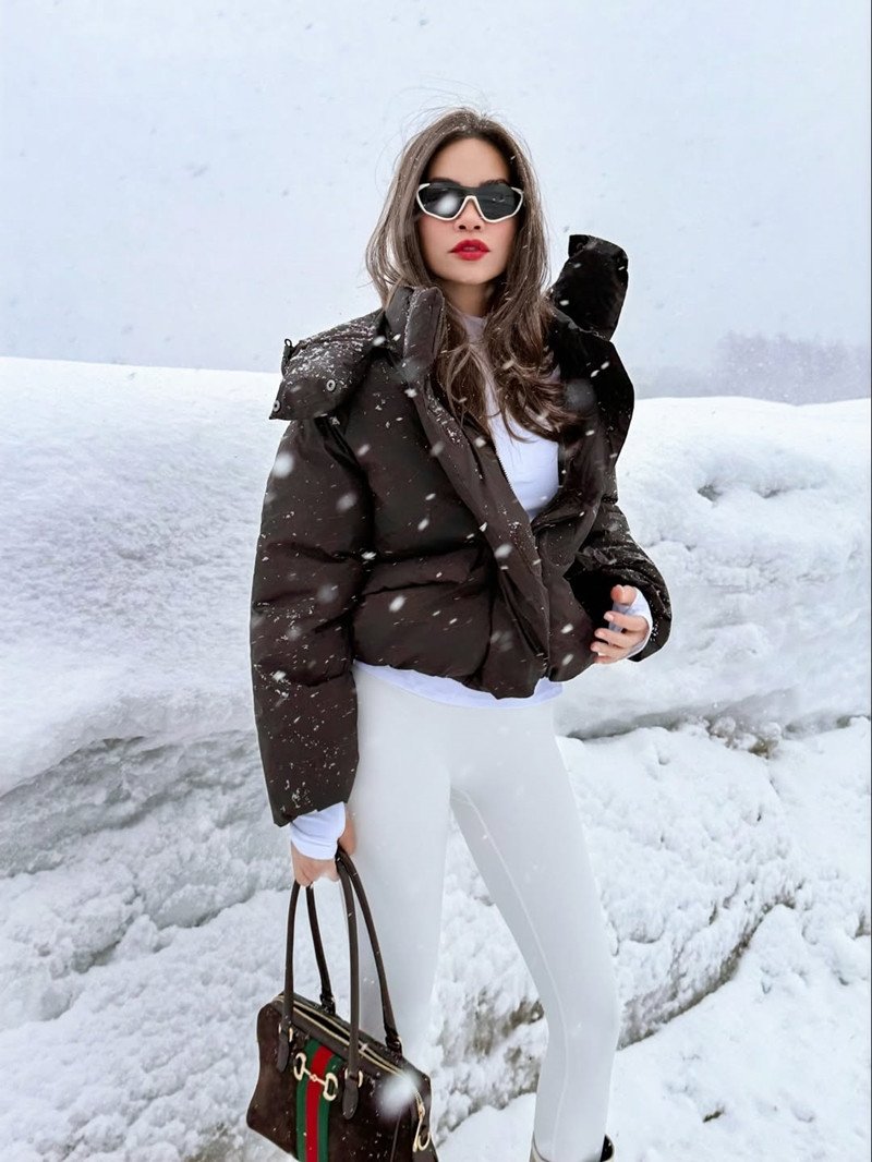 Hà Hồ bên Kim Lý.