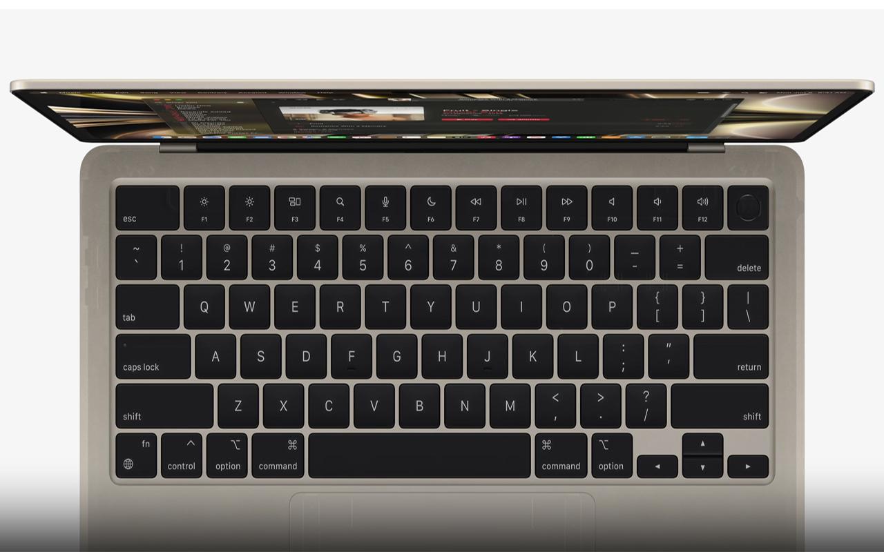 Màn hình sắc nét và bàn phím Magic Keyboard trên MacBook Air M2 (Ảnh: Apple)