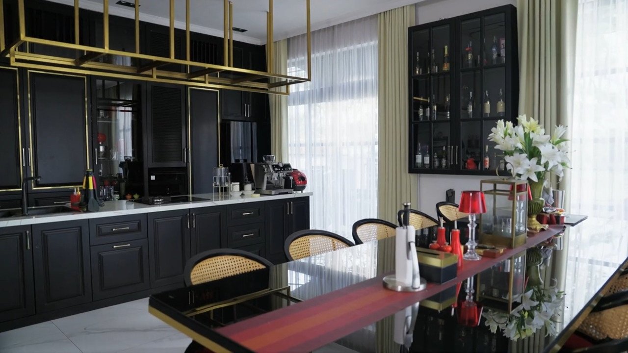 Không gian sống sang trọng của Quốc Trường.