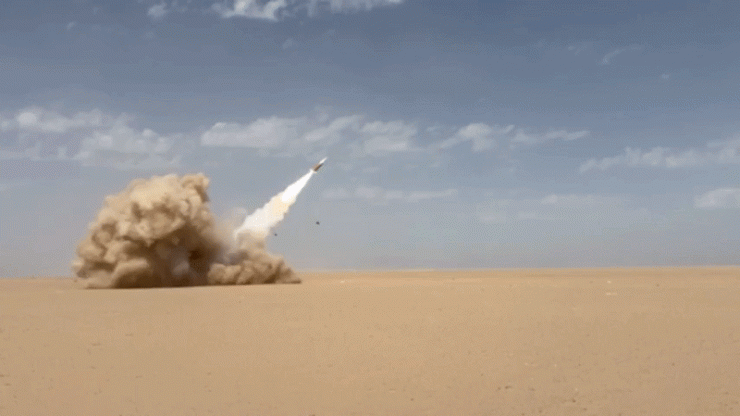 Quân đội Mỹ mới đây công bố đoạn video ghi lại cảnh hệ thống pháo phản lực cơ động cao HIMARS khai hỏa tên lửa nhằm vào các mục tiêu hải quân Iran.