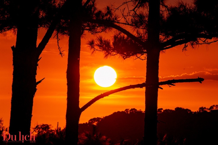 Hoàng hôn đầy chất thơ ở thiên đường nghỉ dưỡng Măng Đen - 1