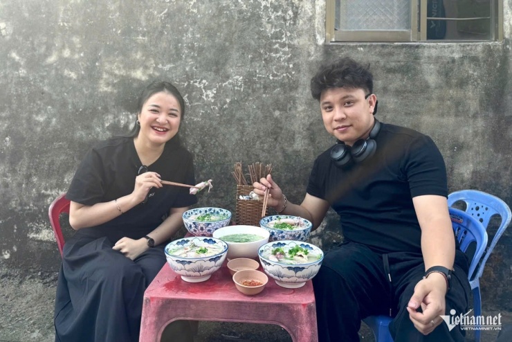 Chủ quán bún tên lạ ở Phú Quốc tiết lộ bí quyết ‘chan nước sôi’ vẫn ngon - 5