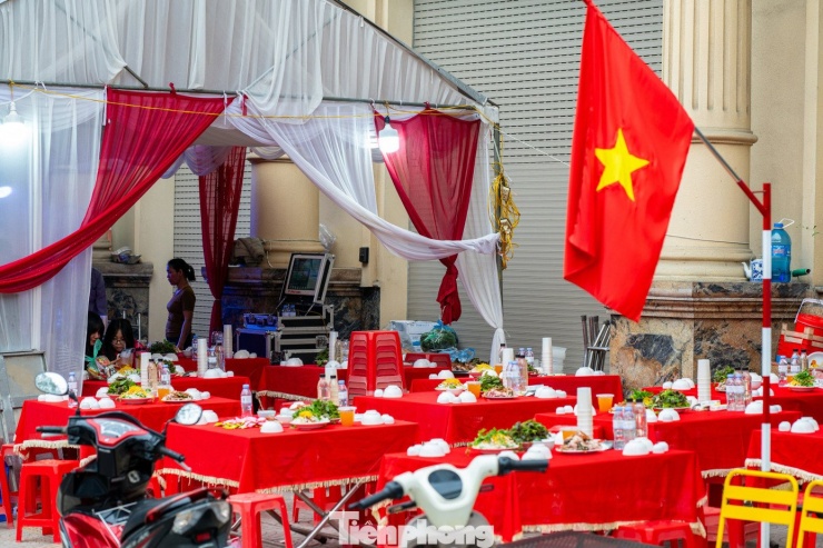 'Biển người' trẩy hội Lạng Sơn - 4