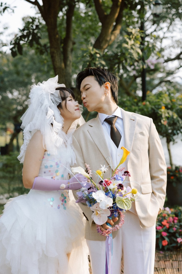 Hoàng Dũng hé lộ hình ảnh trong đám cưới bí mật ở Hà Nội - 2