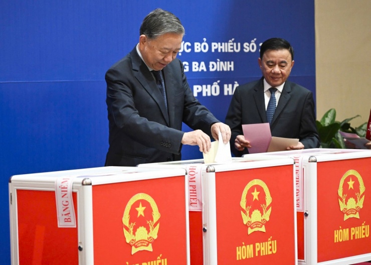 Lãnh đạo Đảng, Nhà nước đi bỏ phiếu - 3