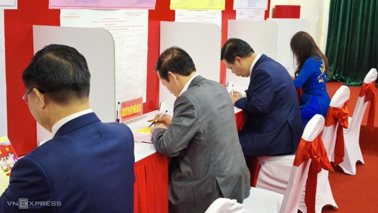 Lãnh đạo Đảng, Nhà nước đi bỏ phiếu - 17