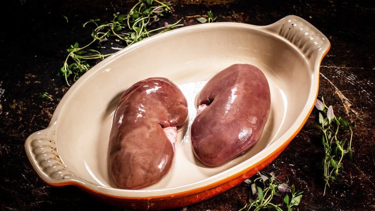 Hàm lượng sắt dồi dào (khoảng 11.39mg/quả) giúp tăng cường sản sinh hồng cầu, phòng ngừa thiếu máu