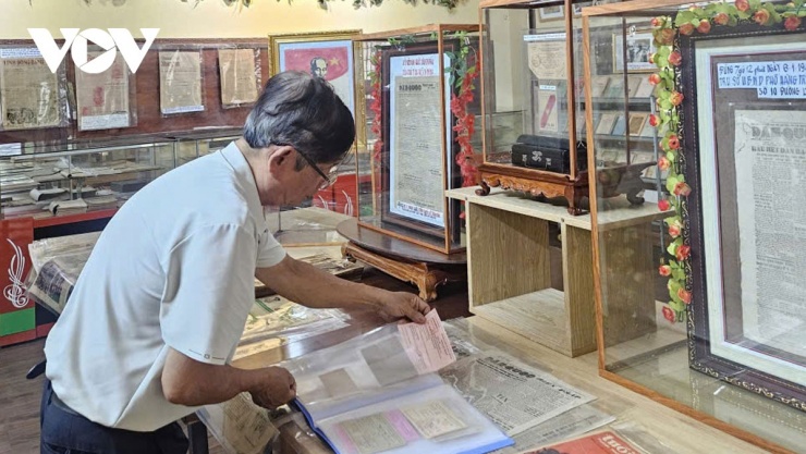 Những thẻ cử tri được ông Bình sưu tầm