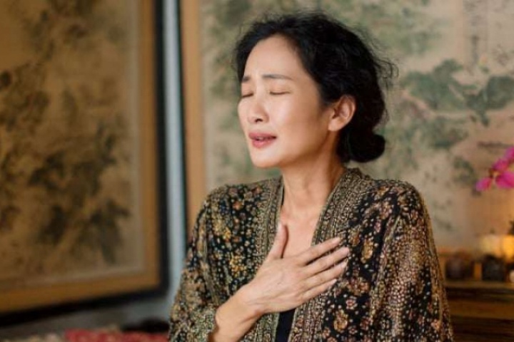 Tự ý ngưng thuốc, một phụ nữ vừa nhập viện đã mất ý thức, ngưng tuần hoàn