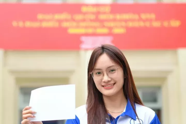 Nữ sinh viên lần đầu đi bầu cử đúng ngày sinh nhật