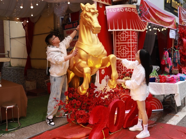 Người Lạng Sơn chi hàng trăm triệu làm cỗ mời khách lạ