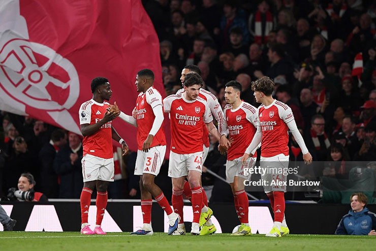 Arteta trổ tài dụng binh như thần, Arsenal đua vô địch Ngoại hạng Anh dễ thở gấp bội