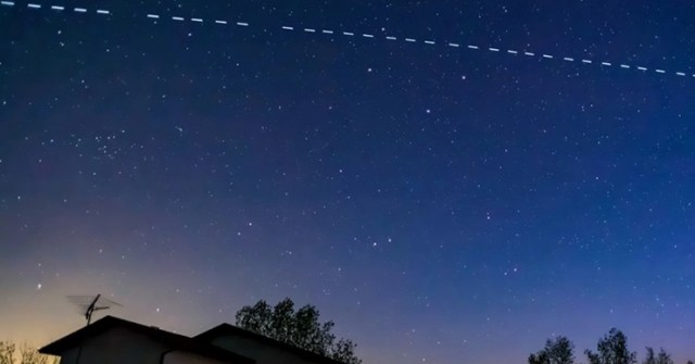 Elon Musk tiết lộ lý do hàng nghìn vệ tinh Starlink bất ngờ phải hạ độ cao