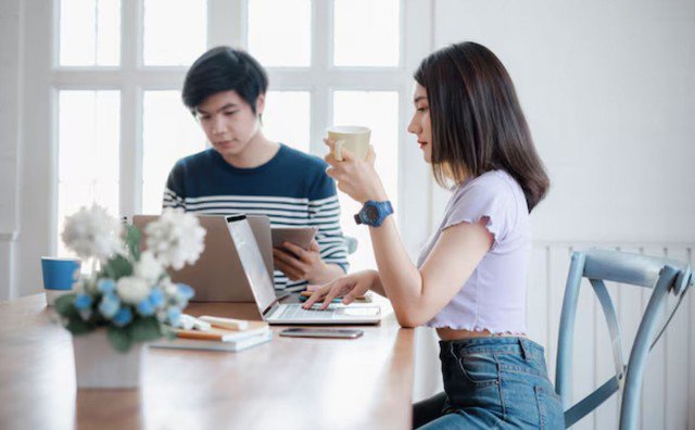 Một người đàn ông có thể không cần người phụ nữ quá ngây thơ, nhưng chắc chắn cũng không mong muốn vợ mình là người luôn mưu tính, dùng thủ đoạn. Ảnh minh họa