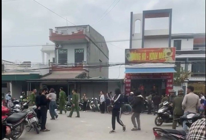 Cơ quan công an phong tỏa hiện trường vụ việc.