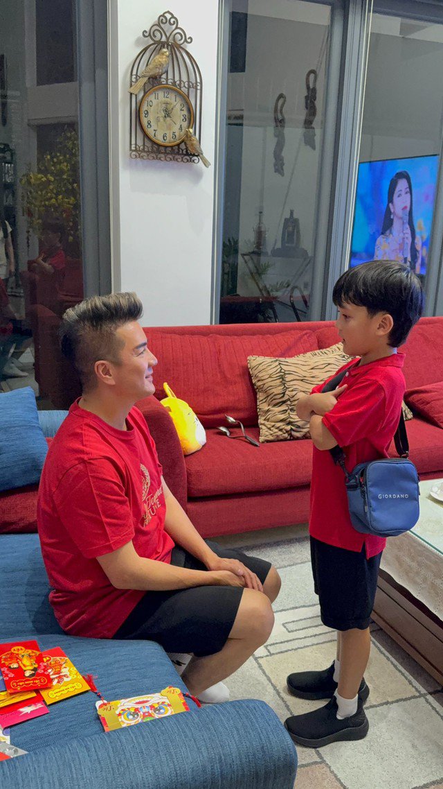 Mỗi ngày của Đàm Vĩnh Hưng ngập tràn trong tình yêu thương cho bé Polo Huỳnh.