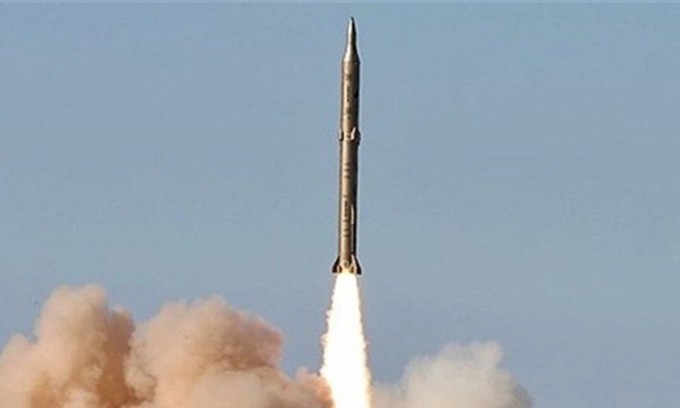 Iran lần đầu phóng 'tên lửa siêu nặng' trong chiến dịch trả đũa Mỹ - Israel - 1