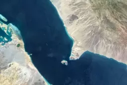 Phong trào Houthi dọa đóng cửa Eo biển Bab el-Mandeb nếu Mỹ - Israel leo thang chiến tranh với Iran