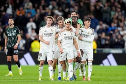 Arbeloa từng ngày "ghi điểm" tại Real Madrid, dàn sao trẻ gây sốt khi đá hay hơn đàn anh