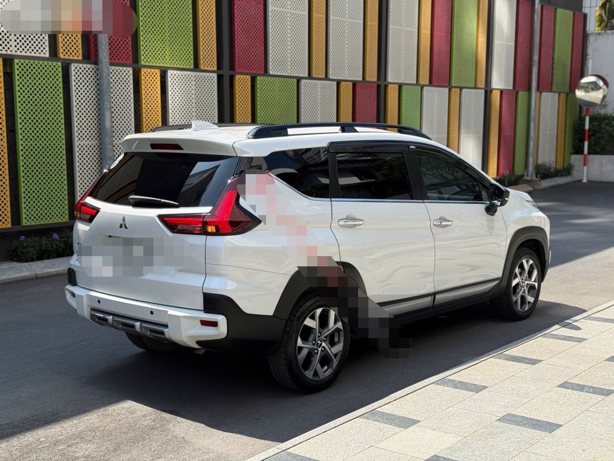 Ảnh thực tế một chiếc Xpander Cross 2023 cũ đang được rao bán giá 575 triệu đồng