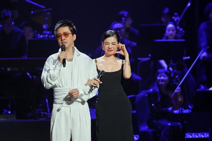 Lệ Quyên gọi Tuấn Hưng là ''người tình sân khấu tương xứng nhất".