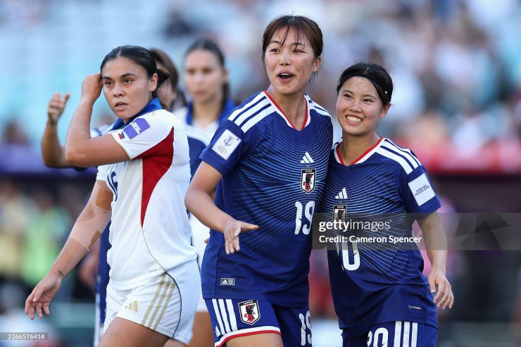 Nhật Bản "hủy diệt" Philippines để đoạt vé World Cup