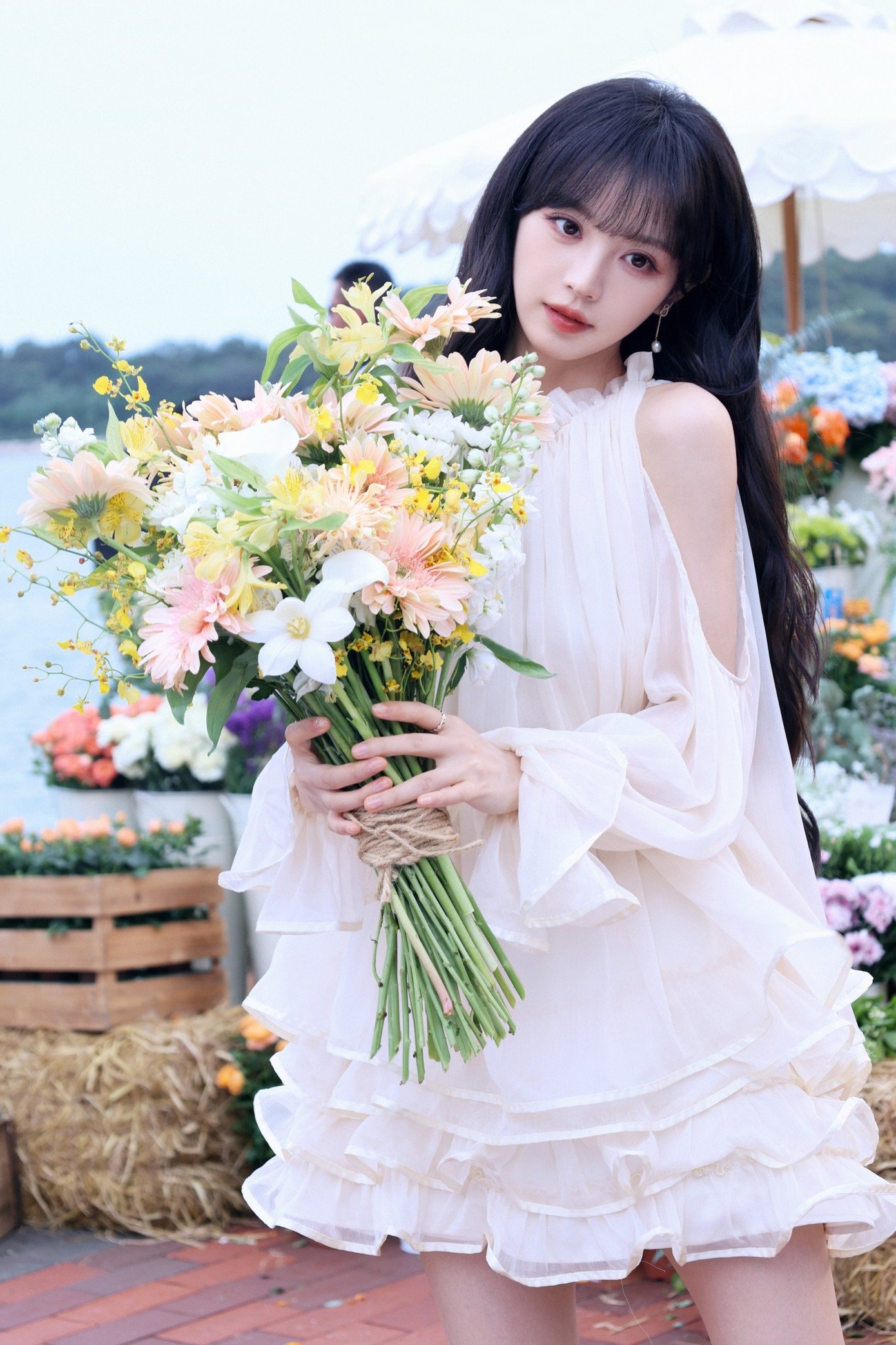 Có diễn xuất không tệ, mỗi vai diễn đều có điểm nhấn riêng, hoàn thành tốt trách nhiệm của mình trong đoàn phim, nhưng liên tục bị bạn diễn làm ảnh hưởng.