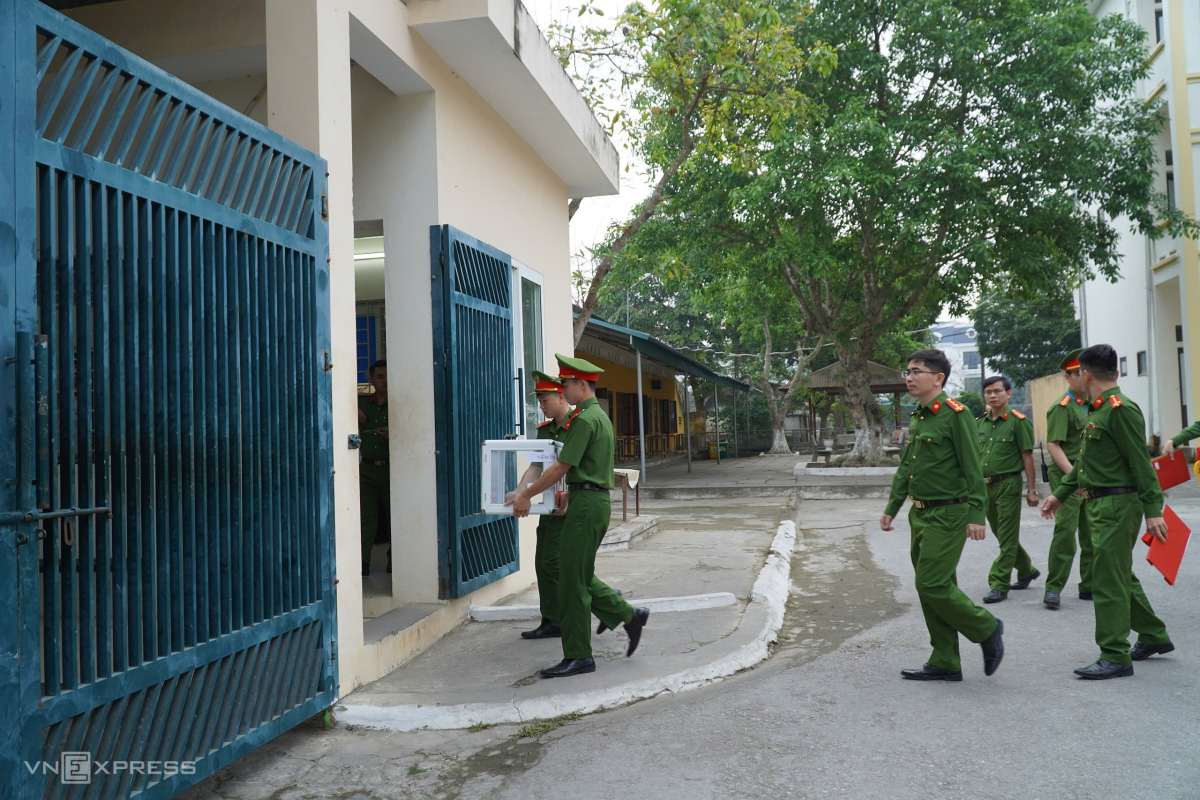 Nhiều nơi vượt 70% cử tri đi bầu trong buổi sáng - 94