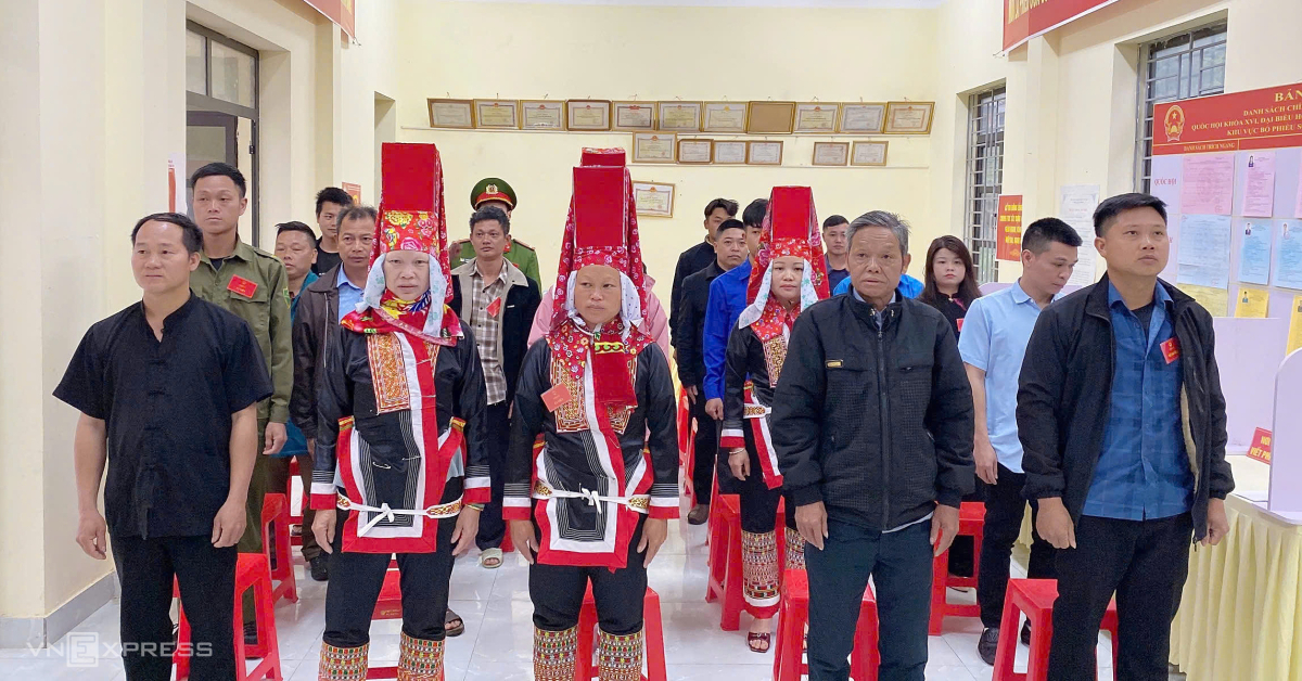 Cử tri 96 tuổi: 'Đất nước đã thay đổi rất nhiều' - 20