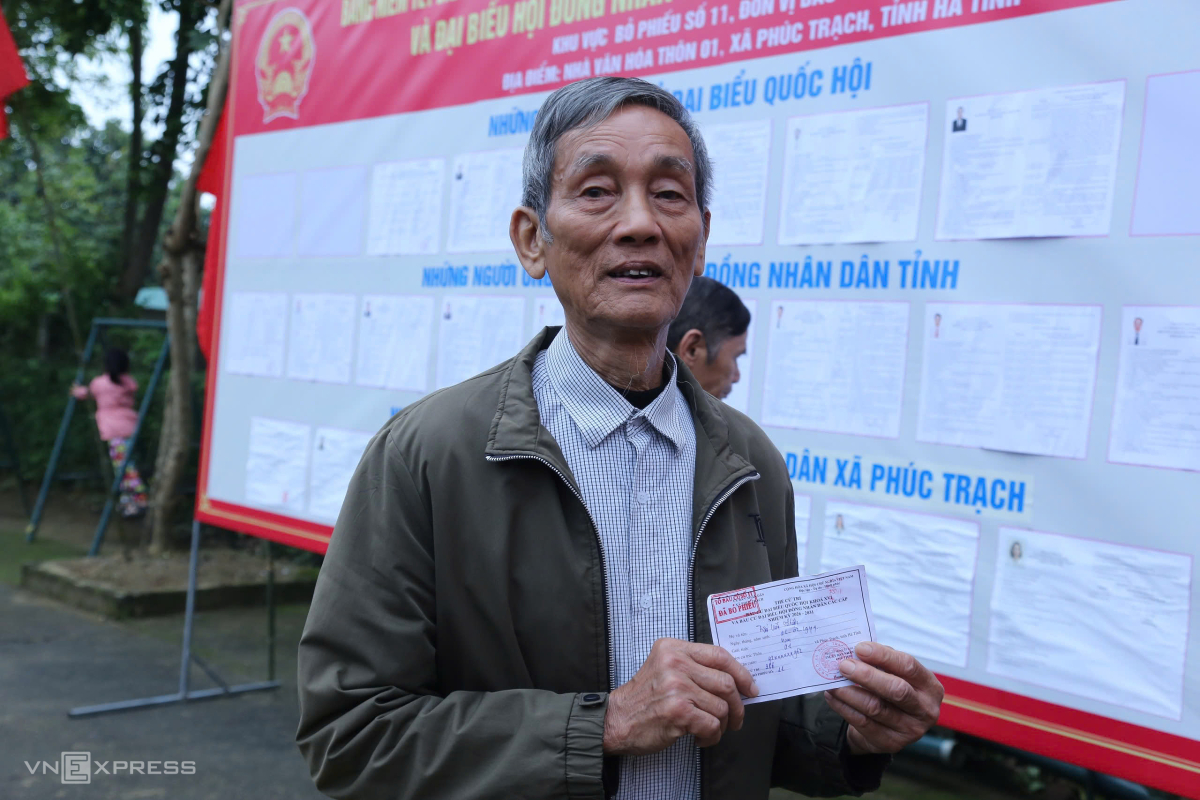 Cử tri 96 tuổi: 'Đất nước đã thay đổi rất nhiều' - 8