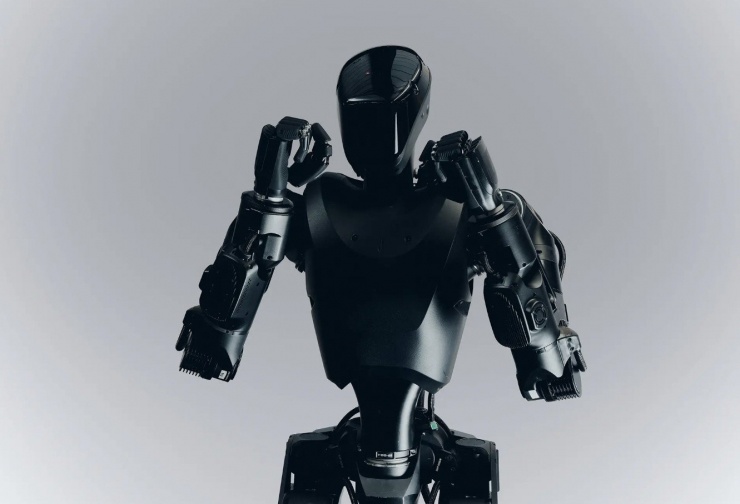 Robot hình người Phantom MK-1 có thể tự vệ, tấn công giống người. Nguồn: Foundation.