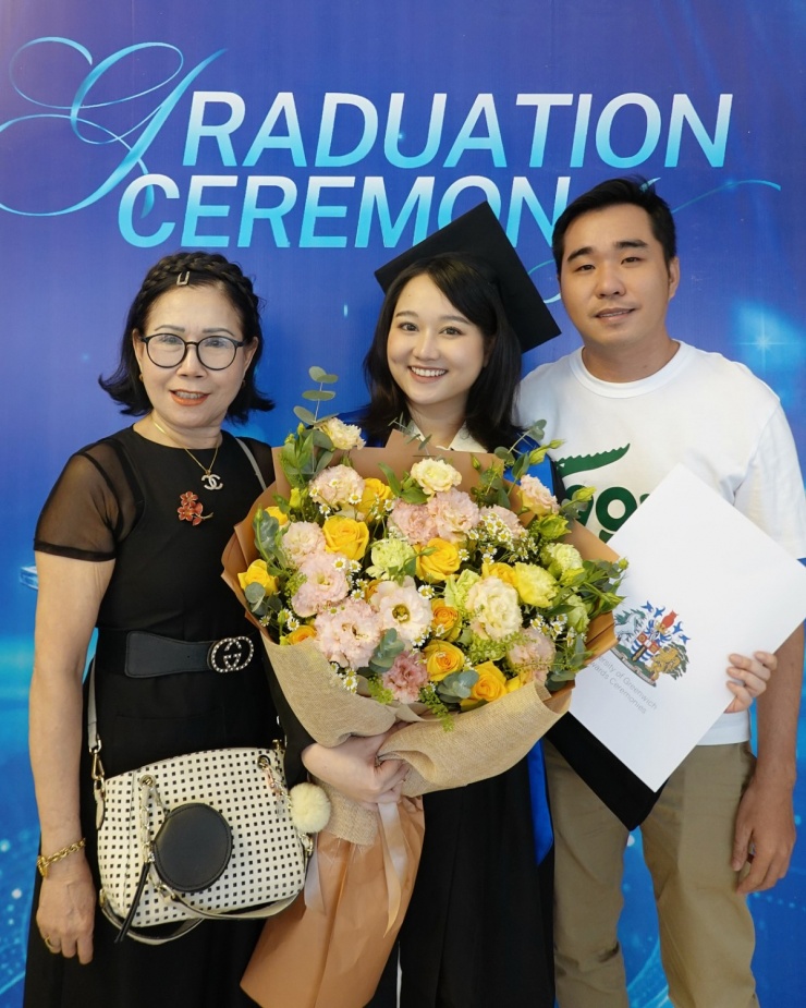 Ảnh sao 16/3: Quốc Trường tình tứ tựa đầu lên vai Ngọc Trinh - 11