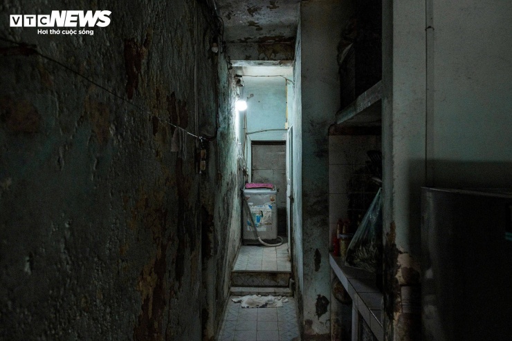 Nhiều hộ dân tại khu tập thể này phải tự bỏ chi phí sửa chữa nhỏ để duy trì chỗ ở. Tuy nhiên, việc cải tạo diễn ra riêng lẻ, thiếu đồng bộ khiến nhiều hạng mục rơi vào tình trạng chắp vá.