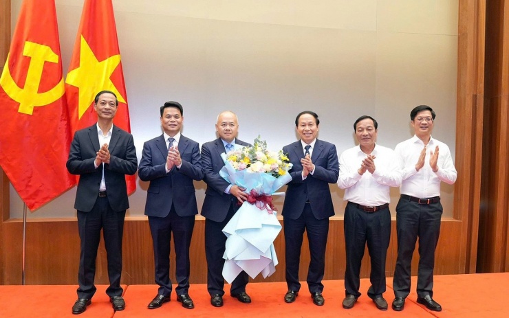 Thứ trưởng Bộ Tài chính làm Phó Bí thư Thành ủy Hải Phòng - 2