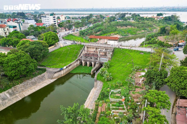Dự án cải tạo tuyến kênh Thụy Phương bổ cập nước cho sông Tô Lịch và hỗ trợ tiêu thoát nước cho khu vực phía Bắc Hà Nội được UBND TP Hà Nội phê duyệt ngày 9/2/2026, với tổng mức đầu tư hơn 920 tỷ đồng.