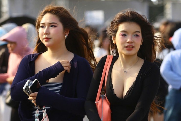 Biển người đổ về Mỹ Đình