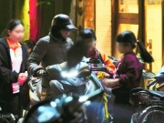 Phụ huynh tốn tiền gấp 2-4 lần khi trường bị siết dạy thêm