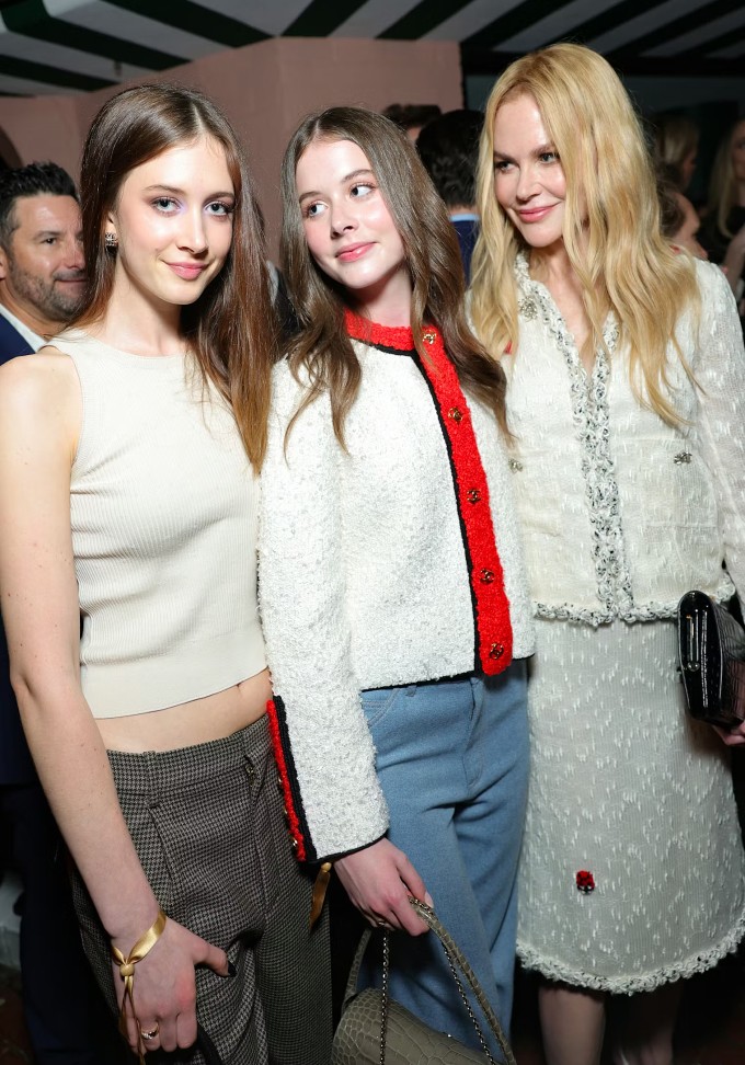 Nicole Kidman bên hai con gái ở tiệc tiền Oscar. Ảnh: Wire