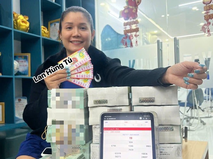 Đại lý vé số Lan Hùng Tú là nơi đổi thưởng trong đêm cho nam khách hàng. Ảnh: ĐLVS Lan Hùng Tú