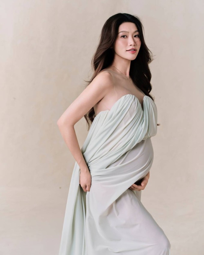 Quỳnh Châu được khán giả khen xinh đẹp ở cuối thai kỳ. Ảnh: NVCC