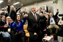 Laporta tái đắc cử chủ tịch Barcelona: Chiến thắng áp đảo, Deco & HLV Flick thở phào