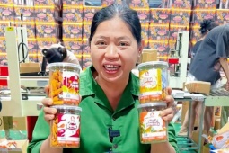 Người phụ nữ bán đồ ăn vặt, thu gần 230 tỉ đồng chỉ trong 1 năm