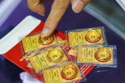 Giá vàng giảm liên tục, có nên mua?